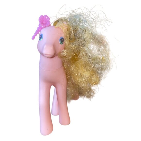 Vintage 1984 My Little Pony Flutterbye Pegasus Yellow Hair Pink Body Figurine - Picture 4 of 13